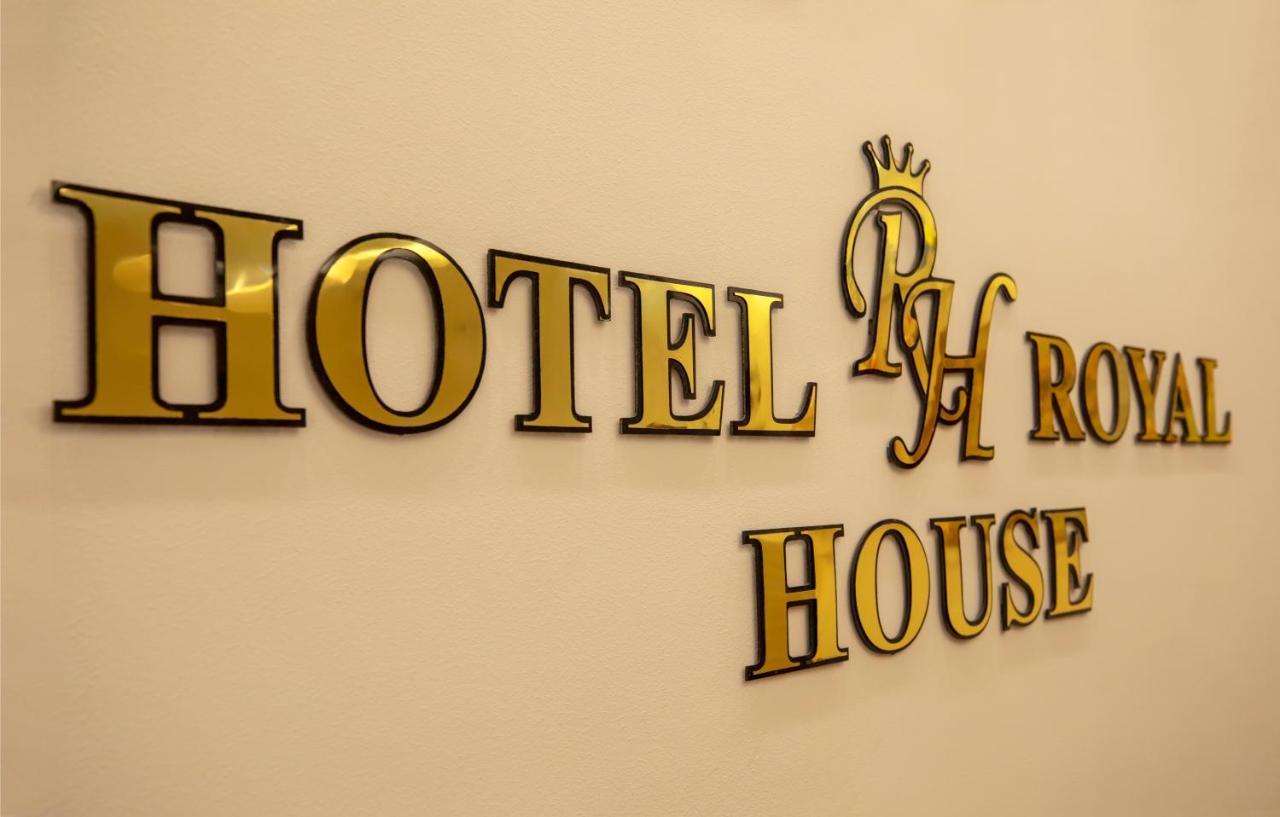 Royal House Hotell Gori Exteriör bild